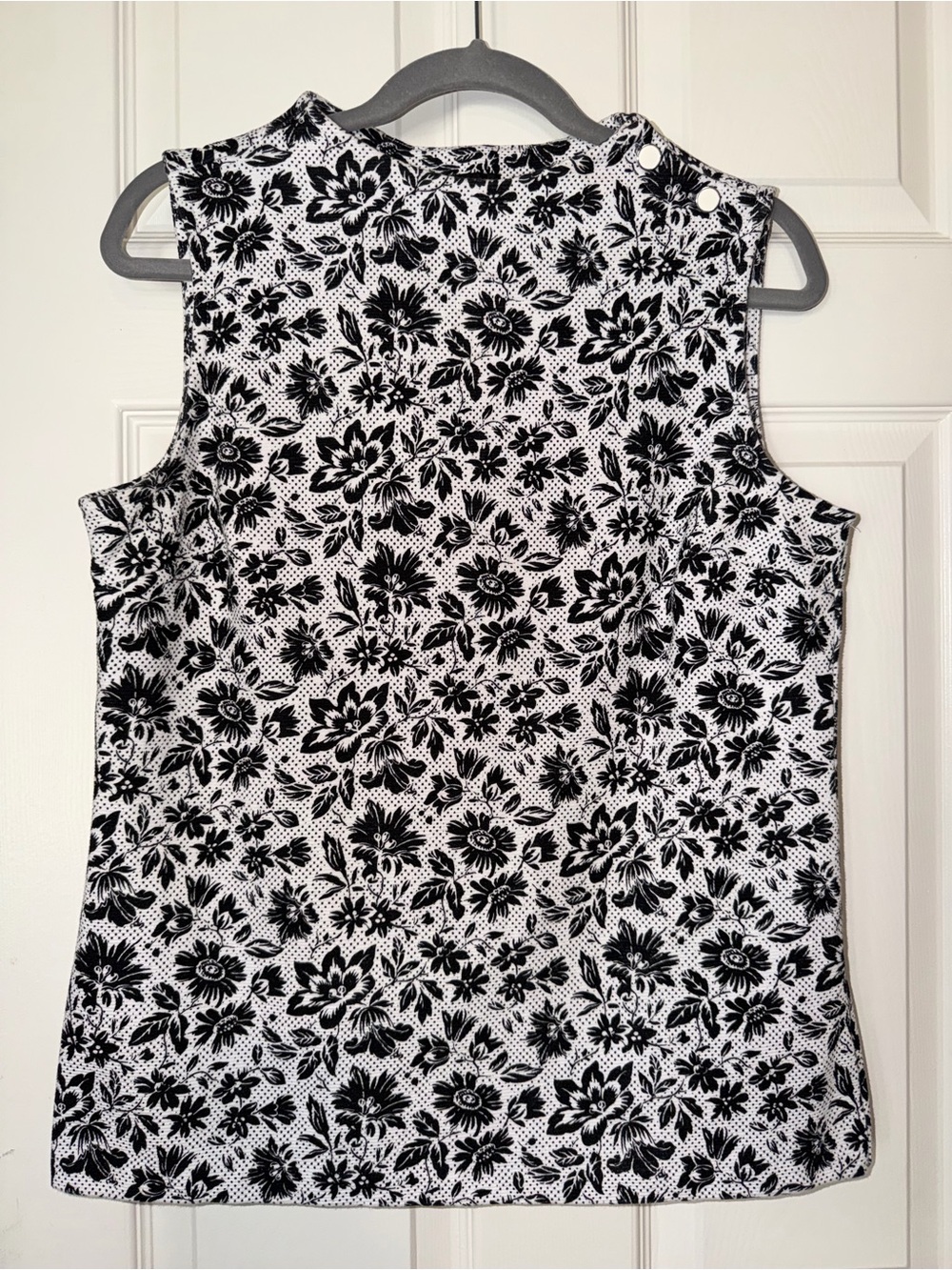 Talbots Black‎ & White Floral Sleeveless Shell Top